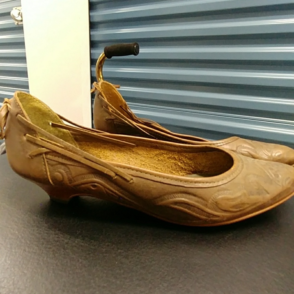 Vintage Leather pumps